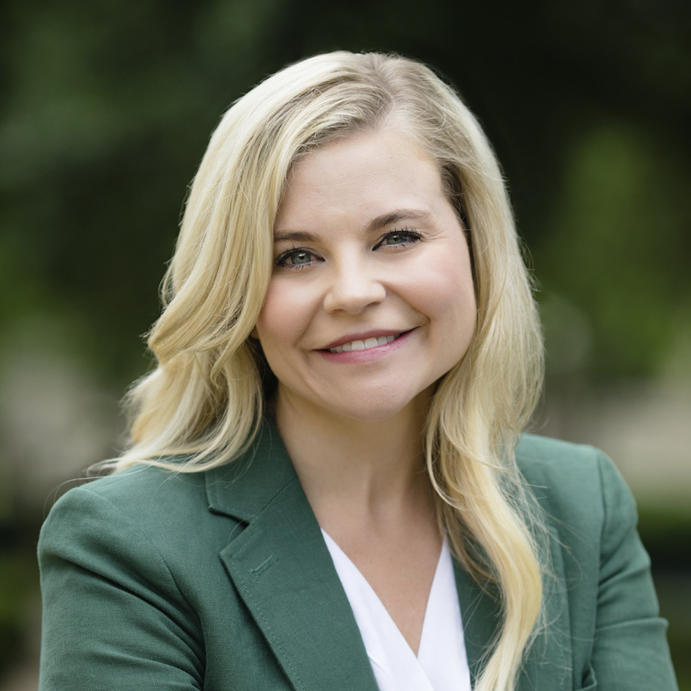 headshot of Becky Ivy